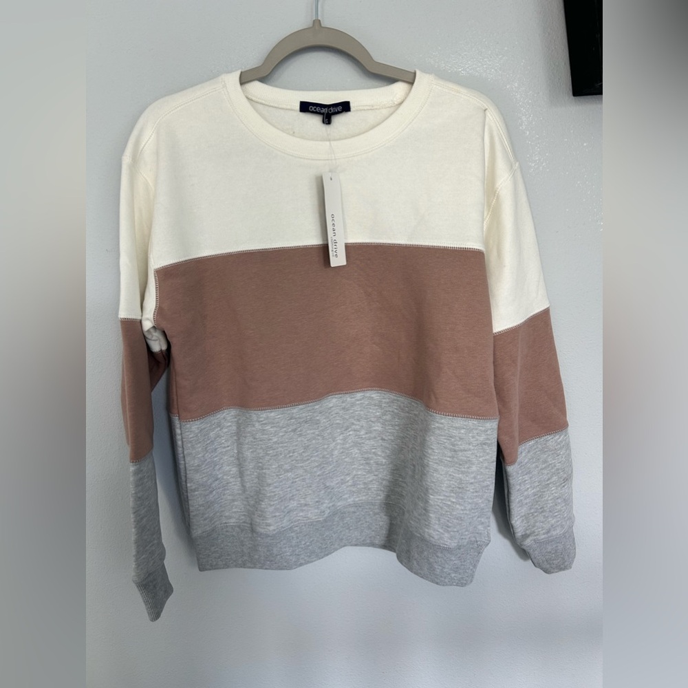 NWT Ocean Drive color block pull over